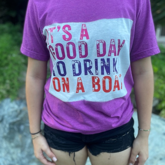 Drinking on the boat tee - Picture 2 of 6